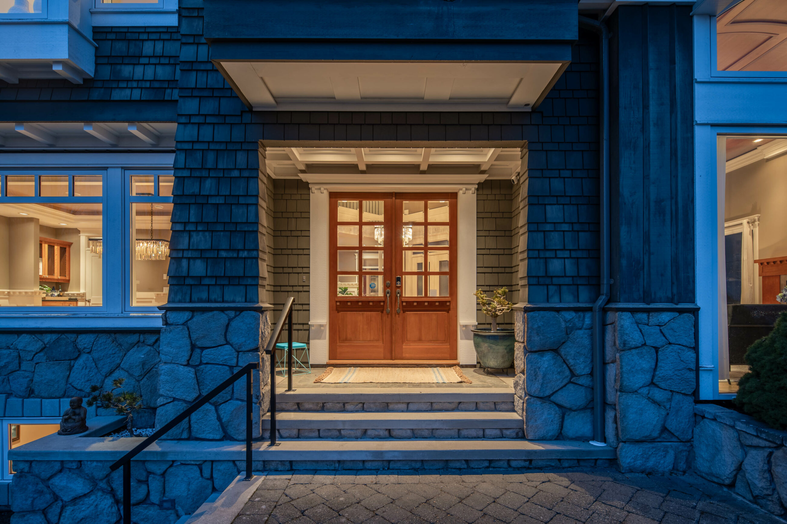 CUSTOM GORGEOUS HOME WITH PANORAMIC VIEW -- 2291 Orchard Ln, West Vancouver